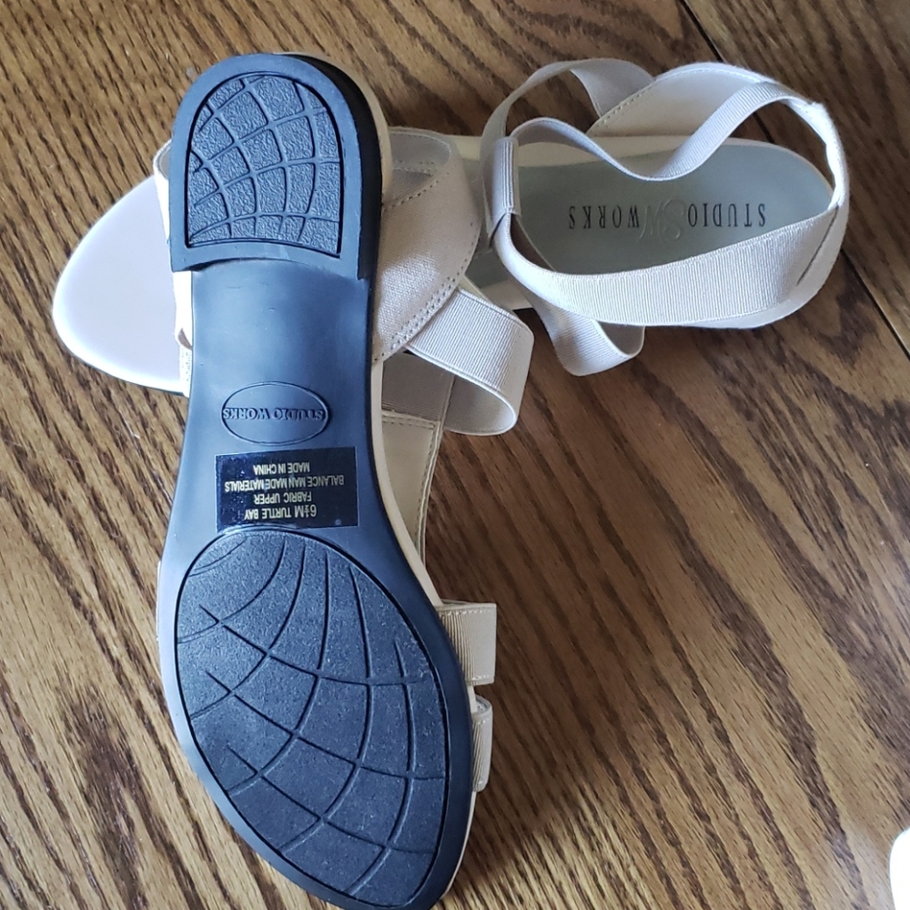 Studio Works Natural Color Sandals - Picture 3 of 5
